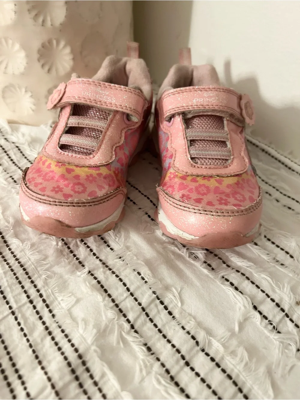Disney Princess Light Up Sneakers Pink Leopard Girls Size 8 Velcro